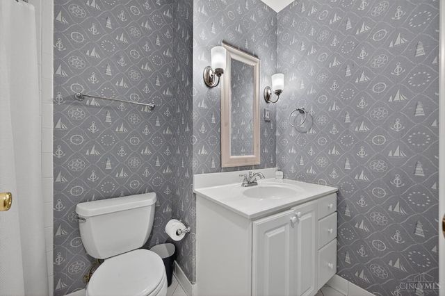 33 Creekwood Square, Glendale, OH 45246