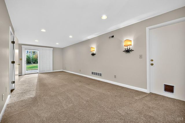 33 Creekwood Square, Glendale, OH 45246