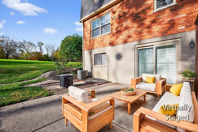 33 Creekwood Square, Glendale, OH 45246