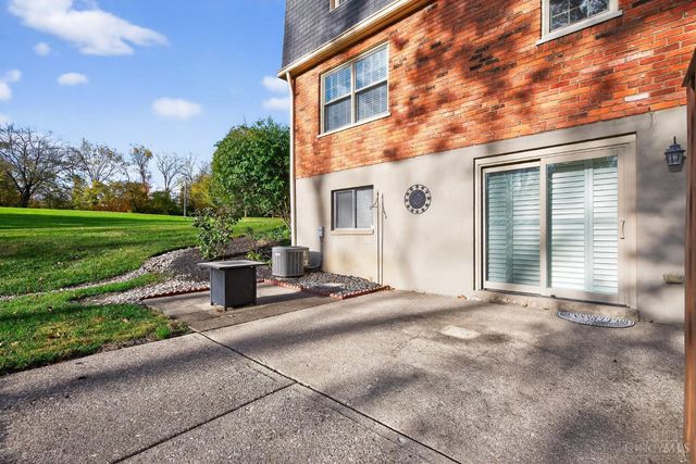 33 Creekwood Square, Glendale, OH 45246