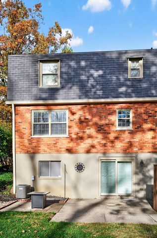 33 Creekwood Square, Glendale, OH 45246