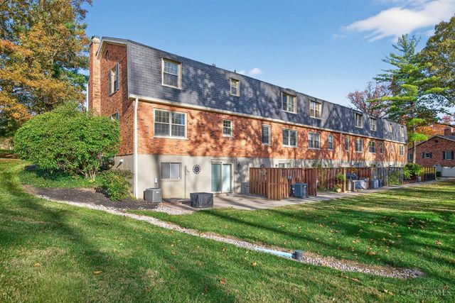 33 Creekwood Square, Glendale, OH 45246