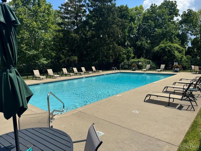 33 Creekwood Square, Glendale, OH 45246