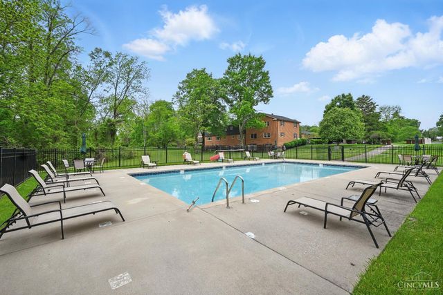 33 Creekwood Square, Glendale, OH 45246