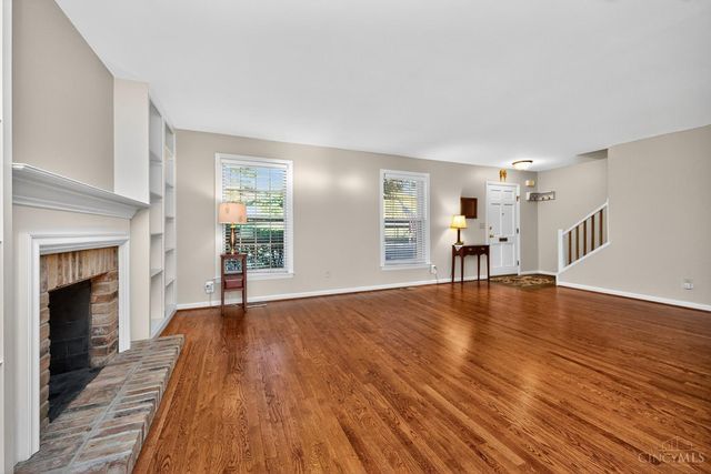 33 Creekwood Square, Glendale, OH 45246