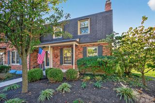 33 Creekwood Square, Glendale, OH 45246