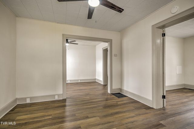 1406 Happy Valley Street, Elizabethton, TN 37643