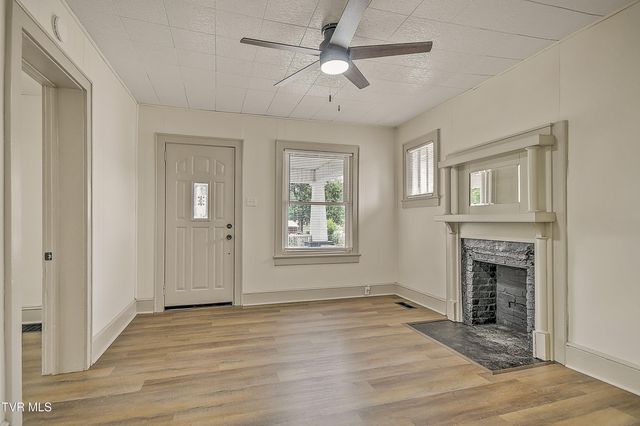 1406 Happy Valley Street, Elizabethton, TN 37643