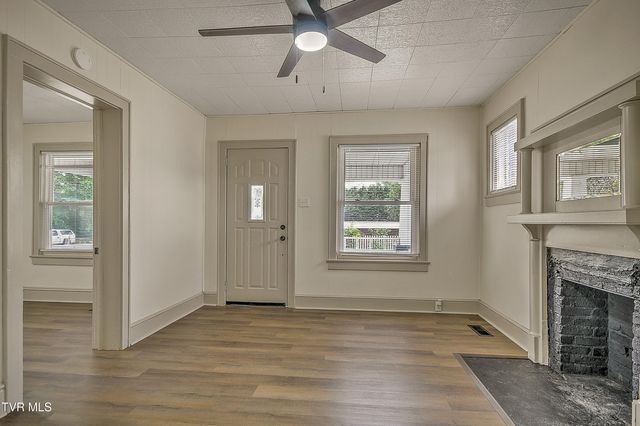 1406 Happy Valley Street, Elizabethton, TN 37643