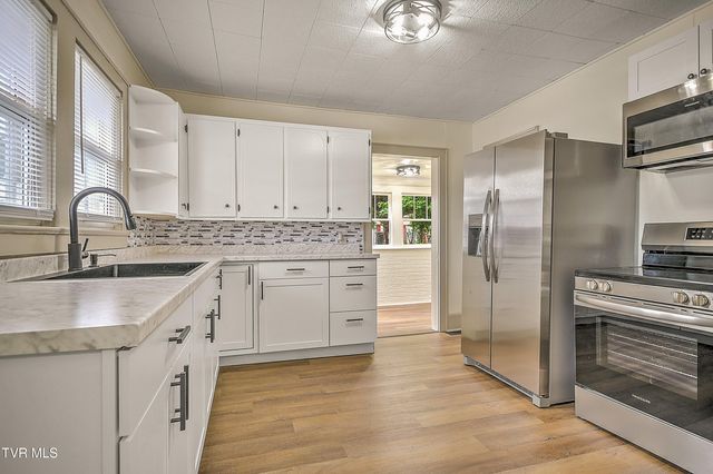 1406 Happy Valley Street, Elizabethton, TN 37643