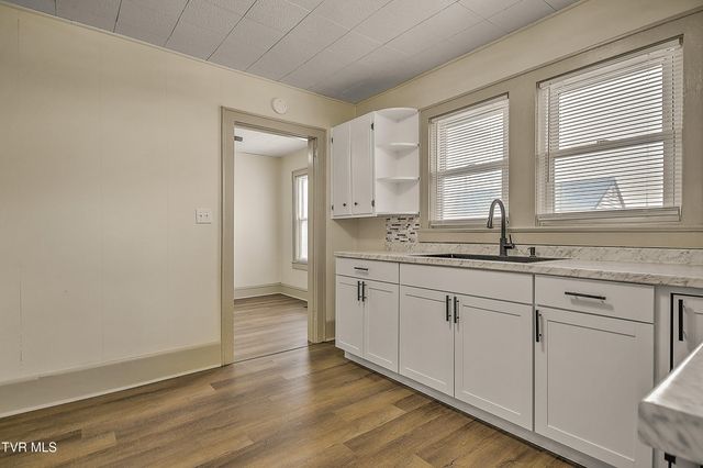 1406 Happy Valley Street, Elizabethton, TN 37643