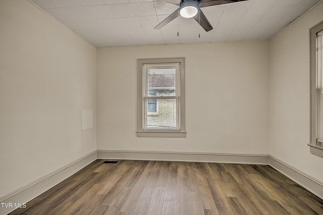 1406 Happy Valley Street, Elizabethton, TN 37643