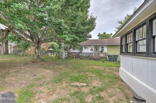 1406 Happy Valley Street, Elizabethton, TN 37643