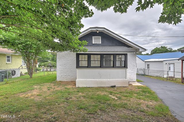 1406 Happy Valley Street, Elizabethton, TN 37643
