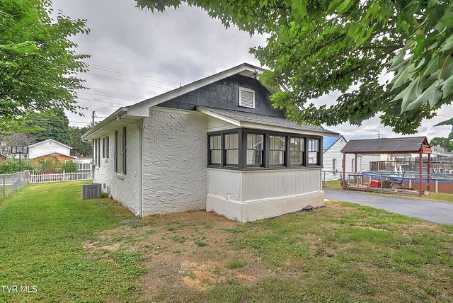 1406 Happy Valley Street, Elizabethton, TN 37643