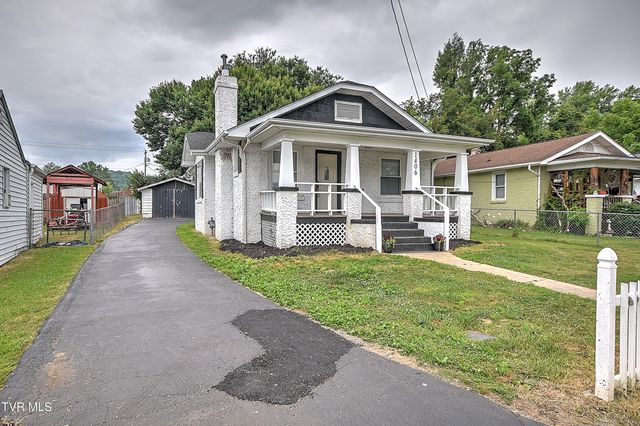 1406 Happy Valley Street, Elizabethton, TN 37643