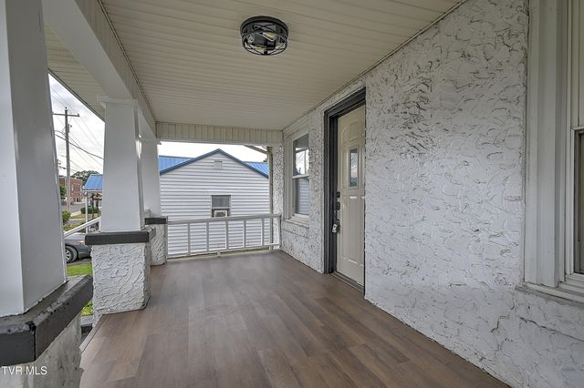 1406 Happy Valley Street, Elizabethton, TN 37643