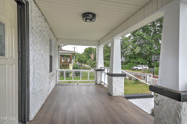 1406 Happy Valley Street, Elizabethton, TN 37643