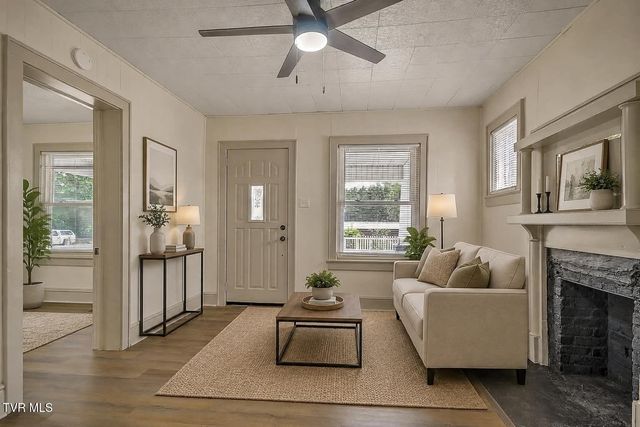 1406 Happy Valley Street, Elizabethton, TN 37643