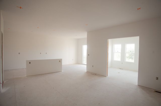 2345 N 10th Avenue E, Newton, IA 50208