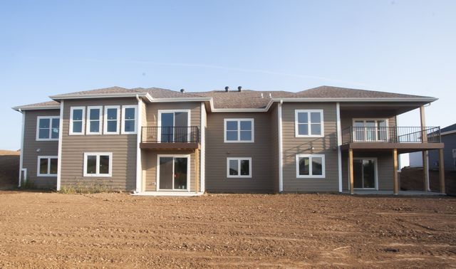 2345 N 10th Avenue E, Newton, IA 50208