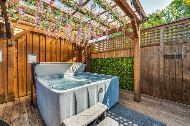 2619 Kingston Street, Dallas, TX 75211