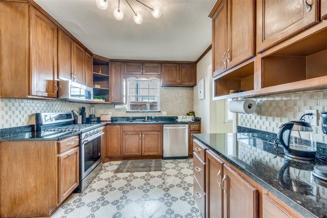 2619 Kingston Street, Dallas, TX 75211