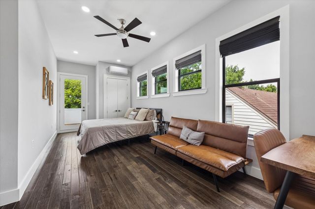1959 Portsmouth Street, Houston, TX 77098