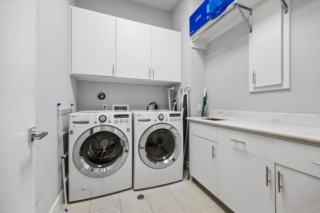 1959 Portsmouth Street, Houston, TX 77098