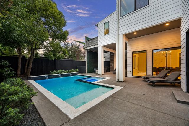 1959 Portsmouth Street, Houston, TX 77098
