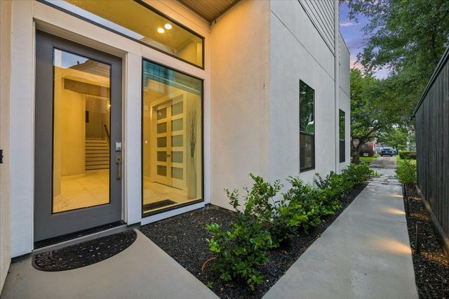 1959 Portsmouth Street, Houston, TX 77098