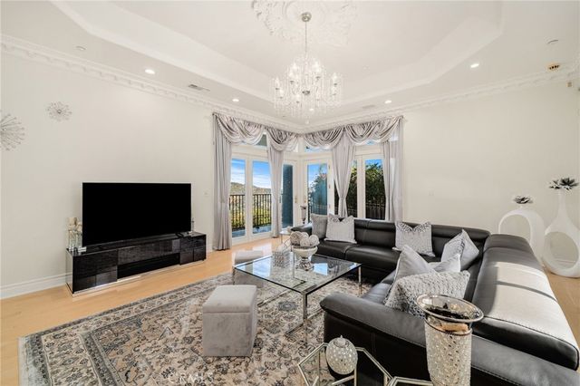 3426 Ayars Canyon Way, Glendale, CA 91208