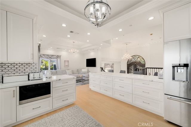 3426 Ayars Canyon Way, Glendale, CA 91208