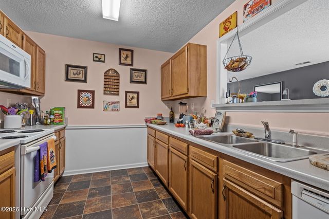 305 Tassel Court, Hubert, NC 28539