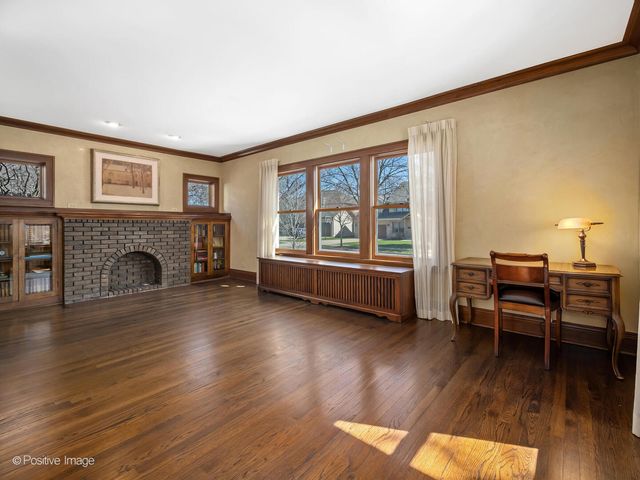 652 S Fairview Avenue, Elmhurst, IL 60126