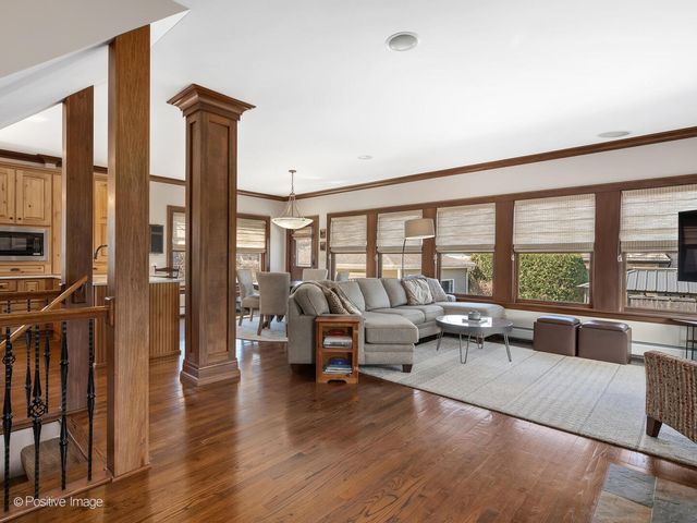 652 S Fairview Avenue, Elmhurst, IL 60126