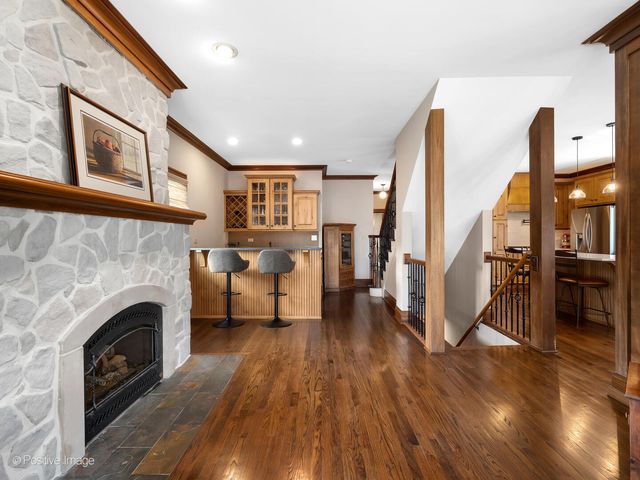 652 S Fairview Avenue, Elmhurst, IL 60126