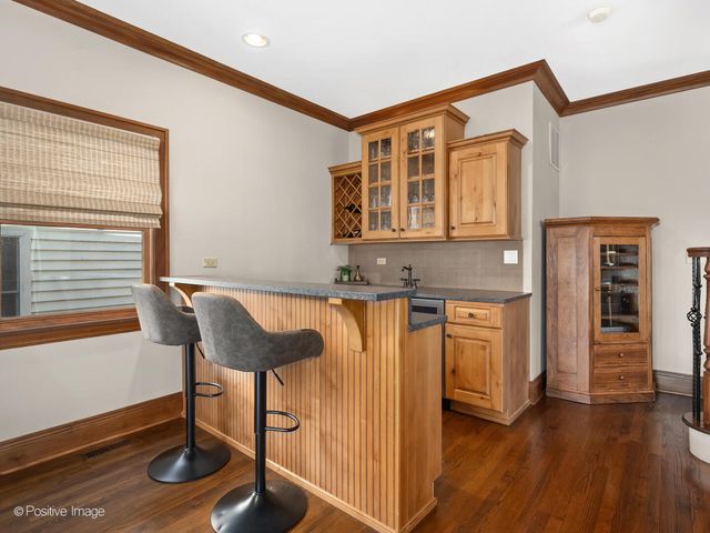 652 S Fairview Avenue, Elmhurst, IL 60126