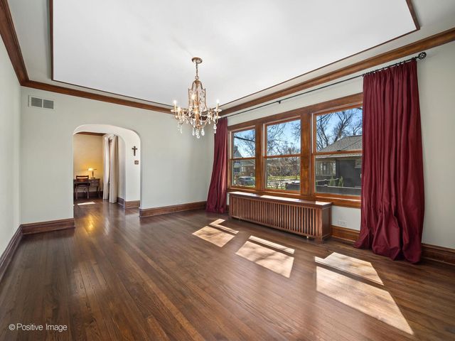 652 S Fairview Avenue, Elmhurst, IL 60126