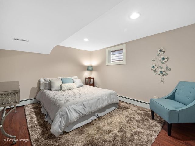 652 S Fairview Avenue, Elmhurst, IL 60126