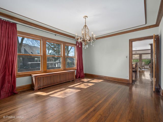 652 S Fairview Avenue, Elmhurst, IL 60126