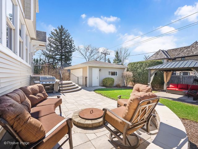 652 S Fairview Avenue, Elmhurst, IL 60126