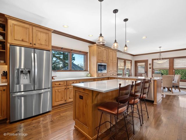 652 S Fairview Avenue, Elmhurst, IL 60126