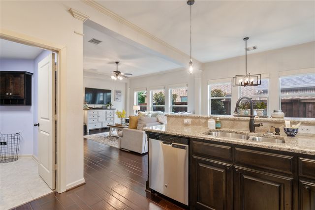 1050 Lone Ivory Trail, Arlington, TX 76005