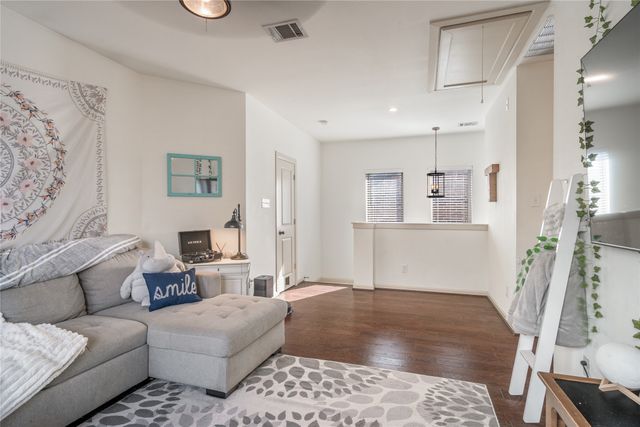 1050 Lone Ivory Trail, Arlington, TX 76005