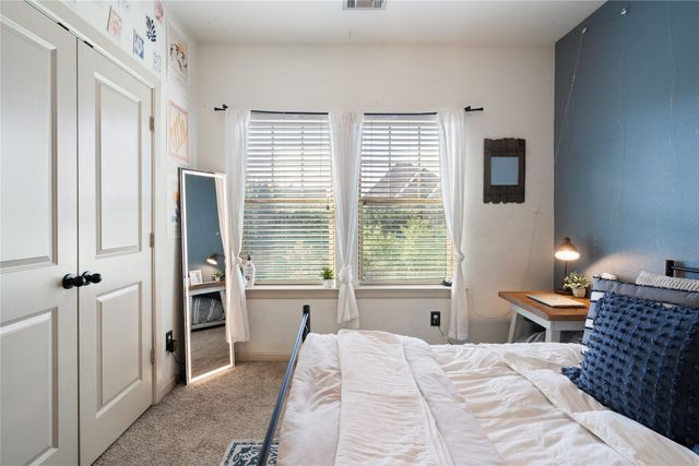 1050 Lone Ivory Trail, Arlington, TX 76005