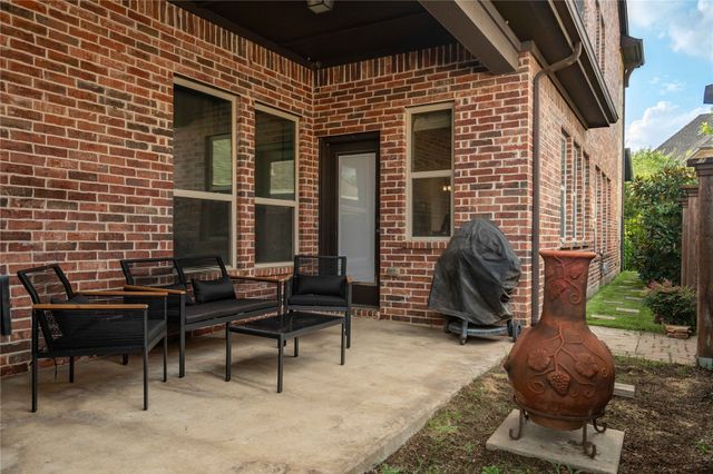 1050 Lone Ivory Trail, Arlington, TX 76005