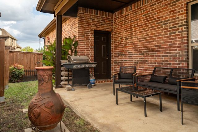 1050 Lone Ivory Trail, Arlington, TX 76005