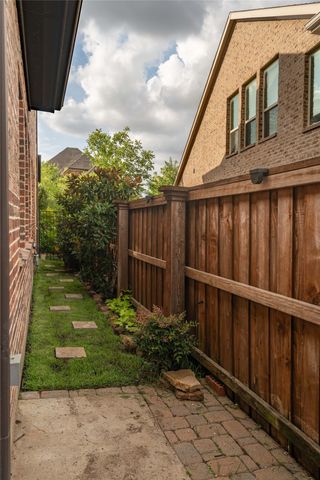 1050 Lone Ivory Trail, Arlington, TX 76005