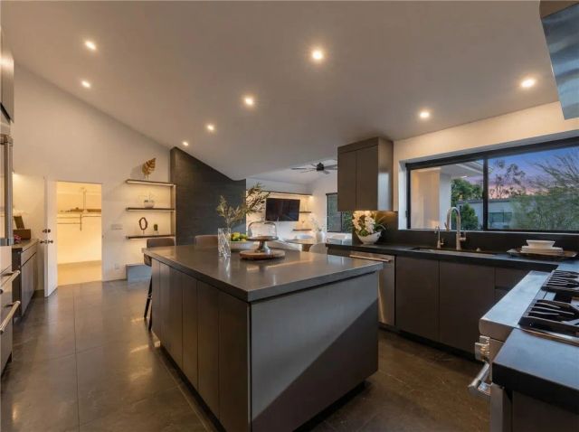 5255 Melvin, Tarzana, CA 91356